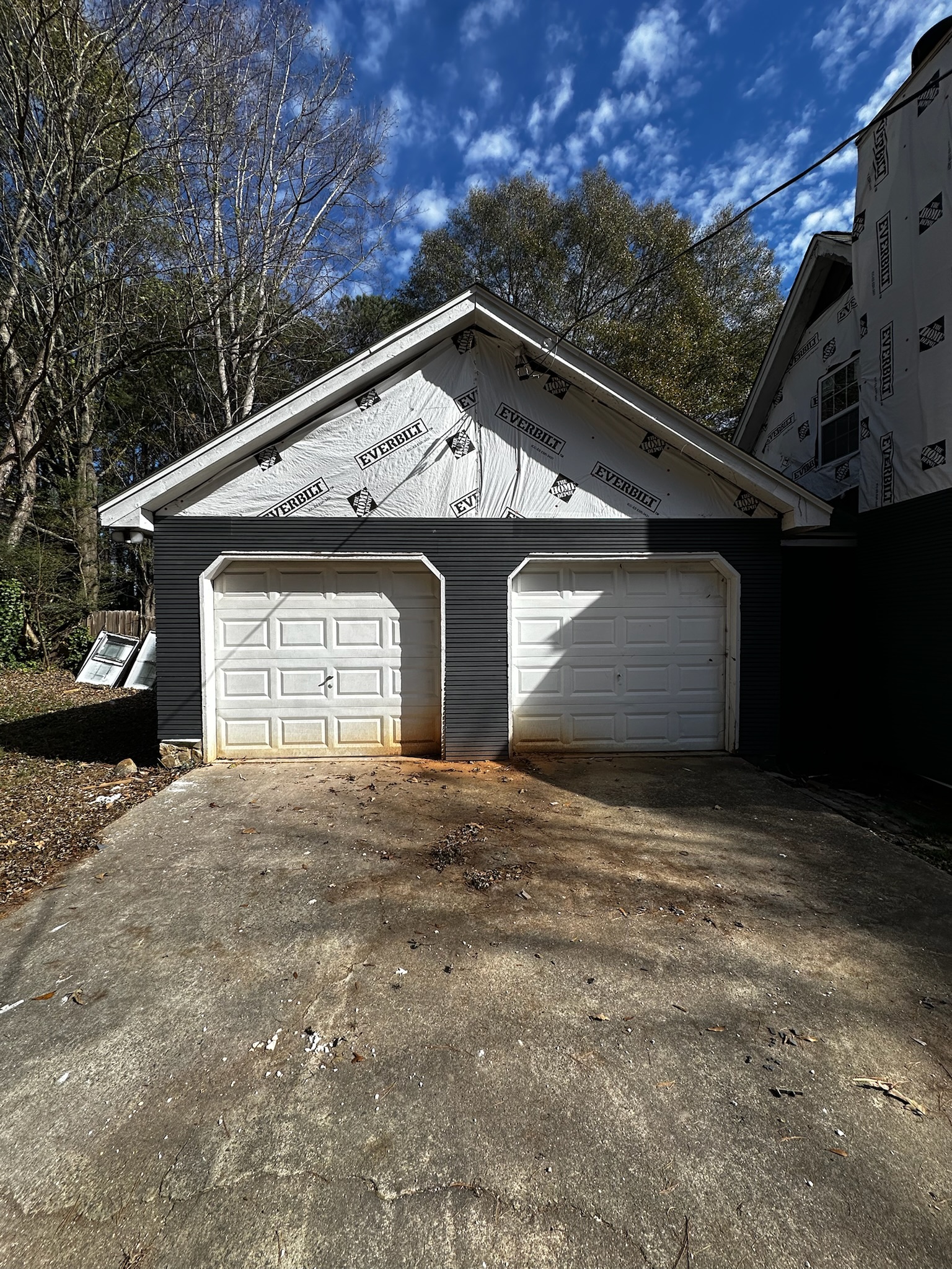 Garage conversion with WPC 5-Hole Corner Panels